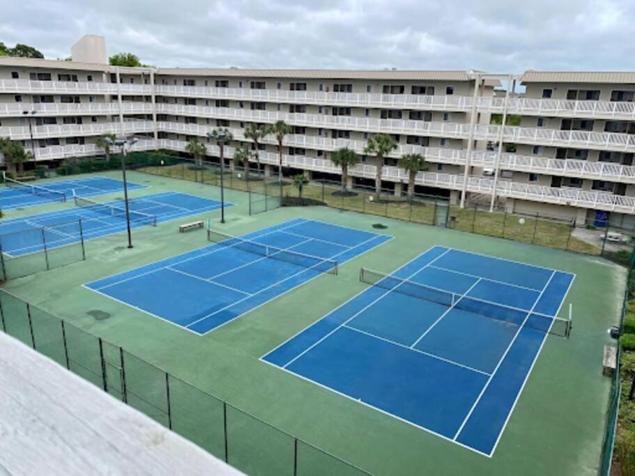 Seaside Sanctuary - Private Access, 3 Pools Apartment *
