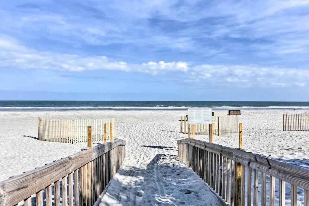 Seaside Sanctuary - Private Access, 3 Pools *